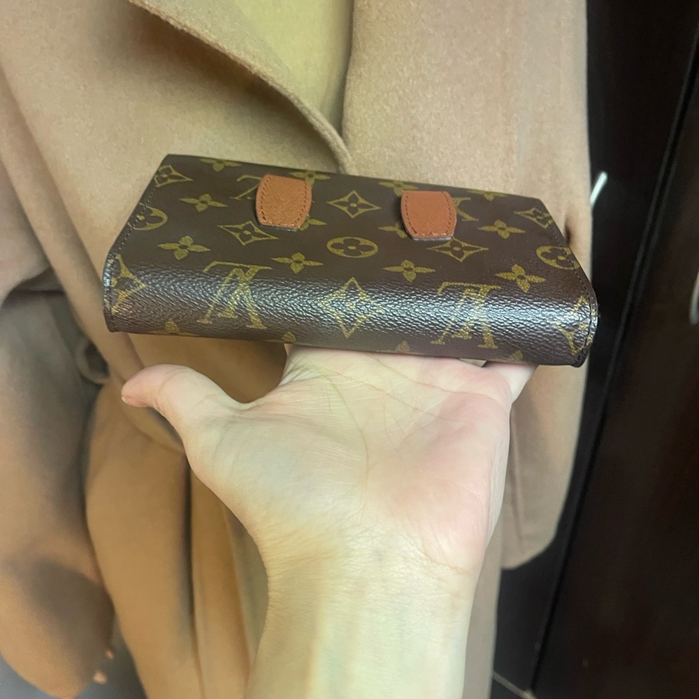 Authentic Louis Vuitton monogram vintagee Arche belt bag MI1906 (D5020) - Picture 14 of 14